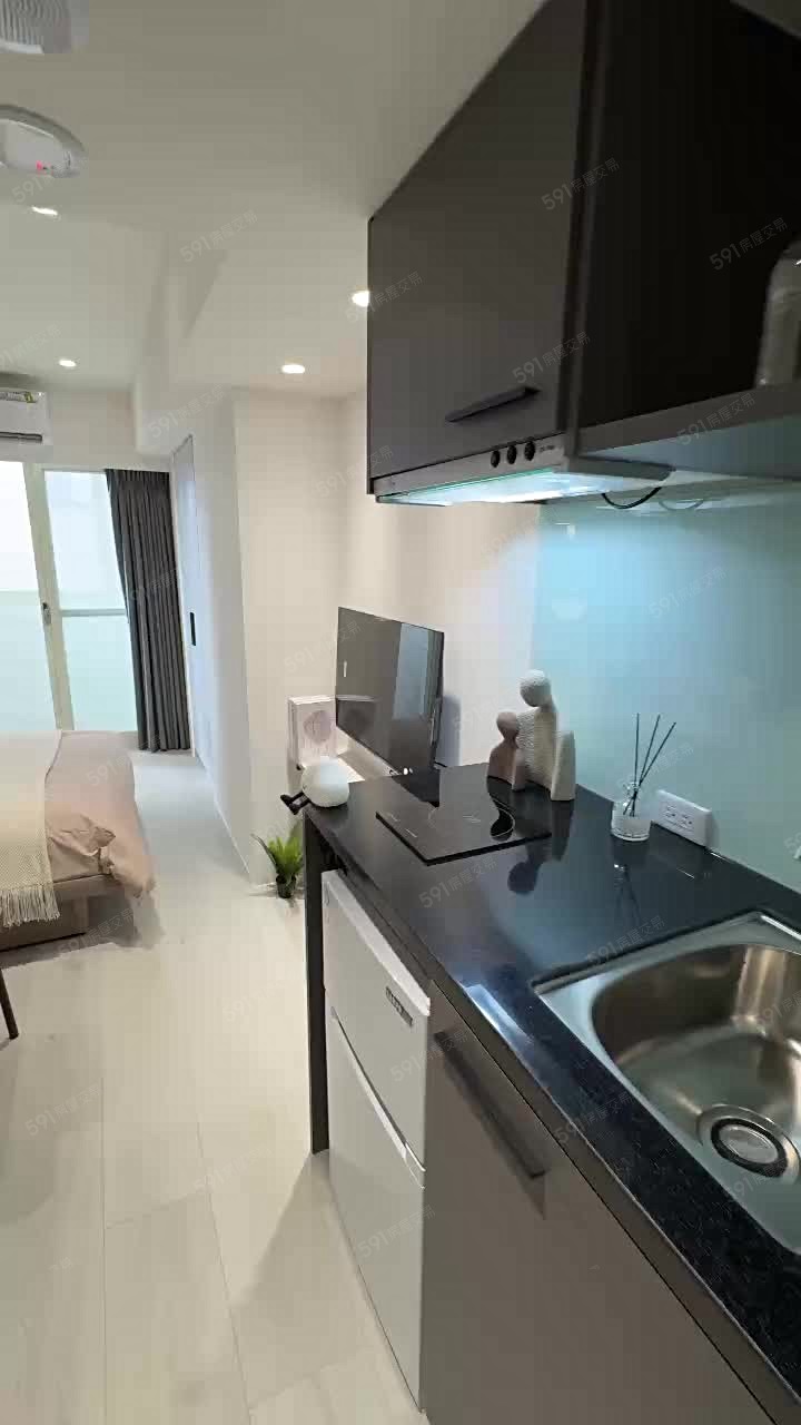 里歐|天母國小|可短租可租補|全新電梯大套房|陽台|代收包裹 - Image 1