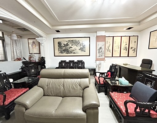 可報稅租補公證!正市區精選兩房!超大空間獨立一樓/門口停車 - Image 4