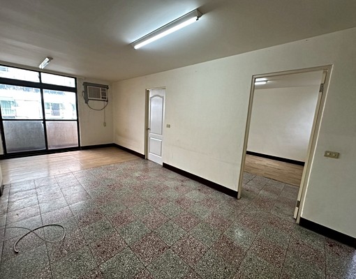 小薇租屋🍒近市府🍒近中路🍒可寵🍒邊間空屋兩房🍒 - Image 6