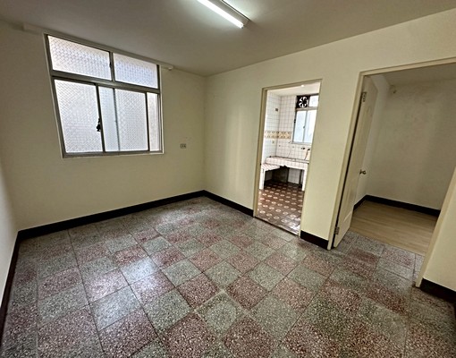 小薇租屋🍒近市府🍒近中路🍒可寵🍒邊間空屋兩房🍒 - Image 3