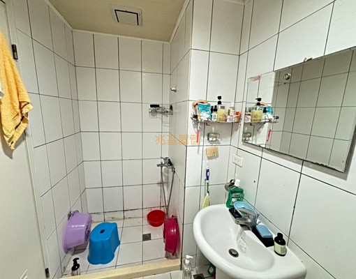 兆基🏡可租補獨立陽台電梯套房 - Image 5