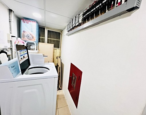 西門站，家樂福旁環境單純，免爬高，機能強 - Image 6