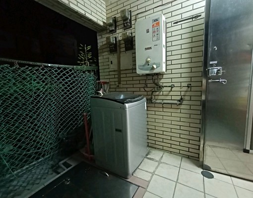 鴻金寶商圈,巷口85度c,舒適溫馨套房,租金含水及天然瓦斯費 - Image 6