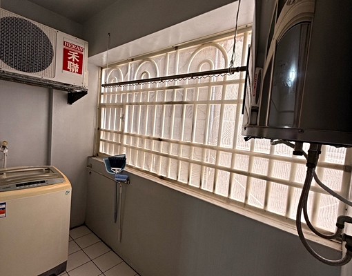 園區高翠絕美超大落地窗獨立套房含機車車位 - Image 4