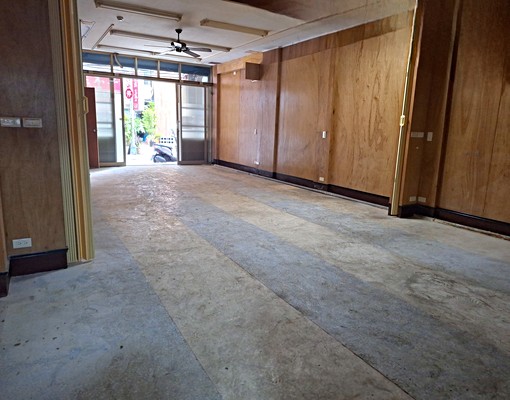 朝陽商圈整座透天一樓賺錢金店面2+3樓上自用或分租 - Image 7
