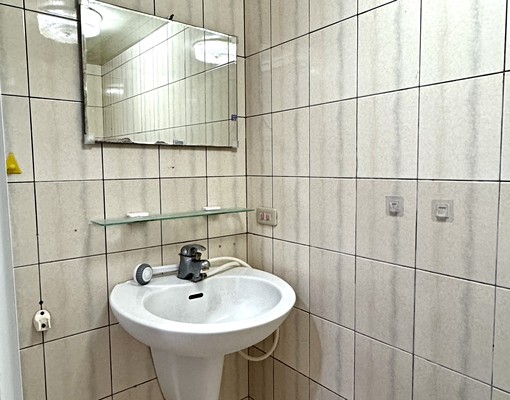近世貿站🏡優質採光套房/含水網路第四台 - Image 10