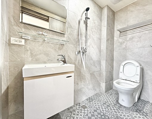 南屯最稀有☀️全新可報稅陽台獨洗☀️衛浴開窗 - Image 7