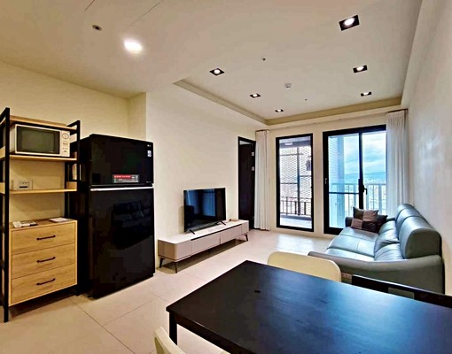 南屯捷運旁文心一號高樓兩房車位家具全新美屋出租 - Image 1