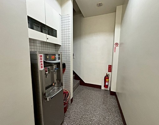 ✪軍功市場｜全配獨洗曬｜一樓陽台套房 - Image 4