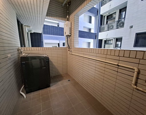 租全新3房.附全新家電具及車位 - Image 9