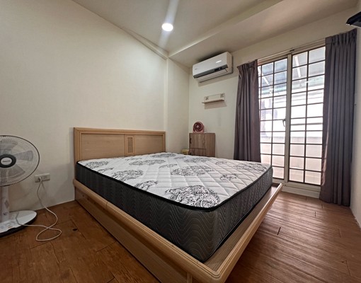近捷運小南門【優質採光】獨洗陽台🌟西門町🌟變頻冷氣 - Image 1