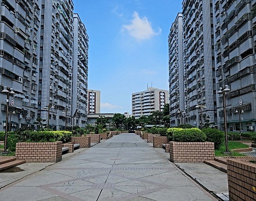 近衛武學區.室內30平大樓.新裝修.樓下好停車....... - Image 3