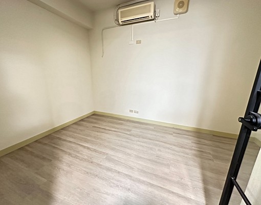 五泰可租補~寵可談~樓下土地銀行金庫發財三房車 - Image 3