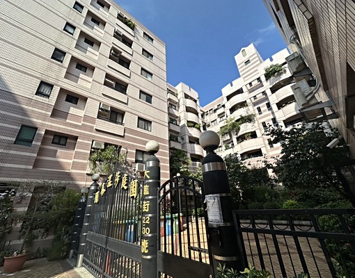 西區【國泰溫莎庭園】三房平車/含車管 - Image 1