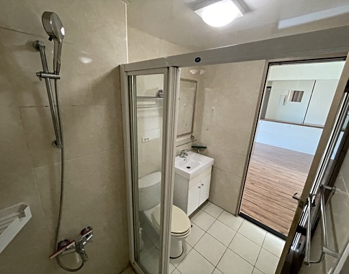 4房2衛雙車位面第二公園採光LUYA學院兩隔壁 - Image 8