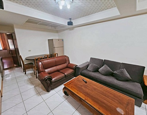 後山埤/免爬高/正兩房格局方正採光通風/獨立陽台洗曬家具齊全 - Image 3