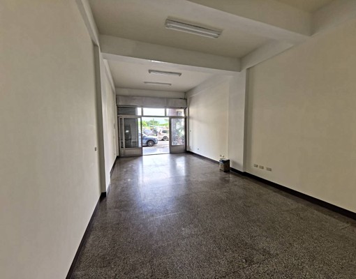 大里區日新路大五房可戶籍、可神明廳透店出租 - Image 4