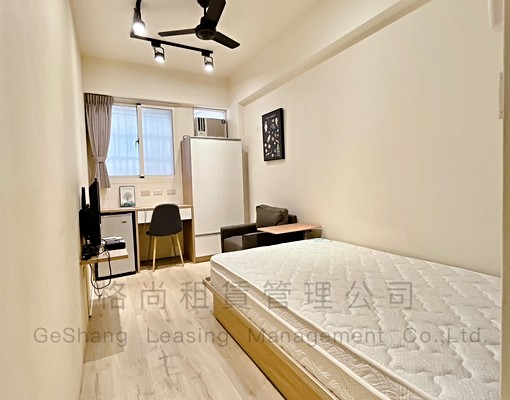 C金山街｜質感裝潢套房｜凸窗曬衣 - Image 1