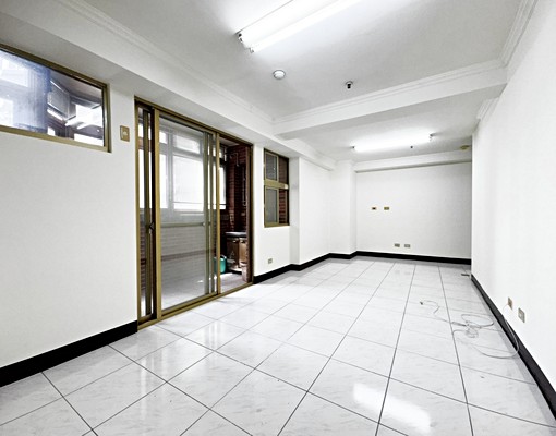 君臨天下☀️稀有獨立陽台套房☀️天然瓦斯☀️樓下公車站☀️ - 591租屋網 - Image 2