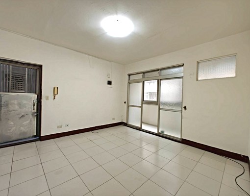 台中教大/中正國小超值3房♡免爬高♡可租補♡台水電♡可入籍 - Image 1