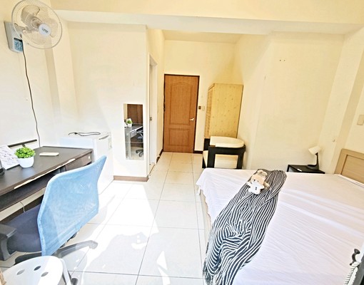 可租補~中國醫秒殺🔥可貓🔥陽台獨洗曬✨室內機車位✨子母車 - Image 4