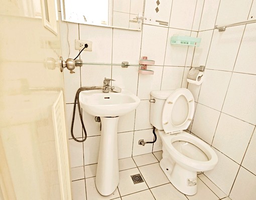 可租補~中國醫秒殺🔥可貓🔥陽台獨洗曬✨室內機車位✨子母車 - Image 7