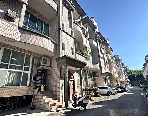 租-香山亞歷山大挑高大空間3房公寓 - Image 1