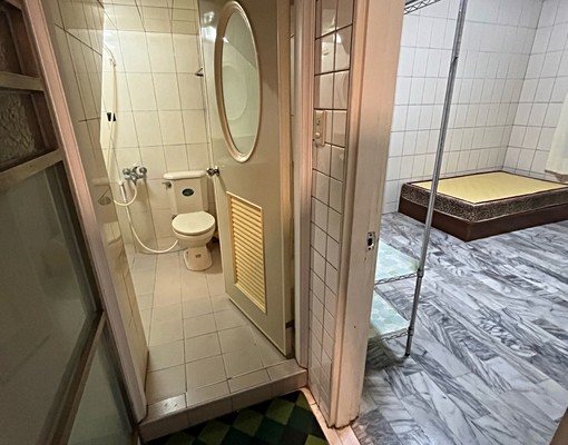 可租補東區長榮路靜巷套房|室內車位+免投幣洗衣+垃圾集中處 - Image 4