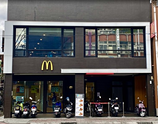新板特區/埔墘商圈/3房1廳1衛/傢俱全/邊間光好文教區安靜 - Image 7