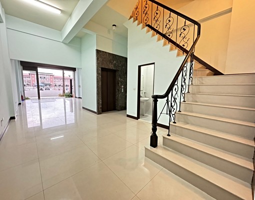 💖租中正預校對面5米大面寬💛臨路電梯透天🌈總裁行館⭐ - 591租屋網 - Image 3