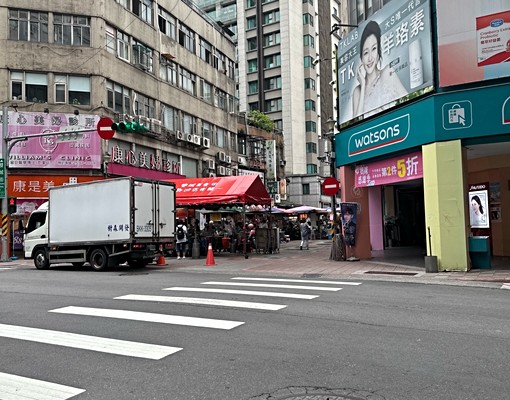 室內全全新裝潢、安靜不吵，配有電子門鎖 - Image 8