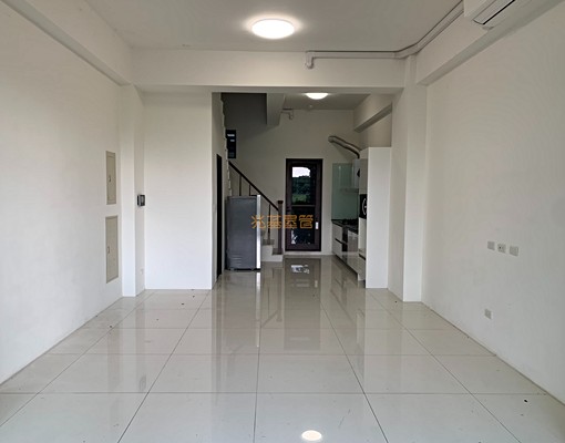 兆基🏡歸仁高鐵旁別墅店住5房~看房加賴 - Image 1
