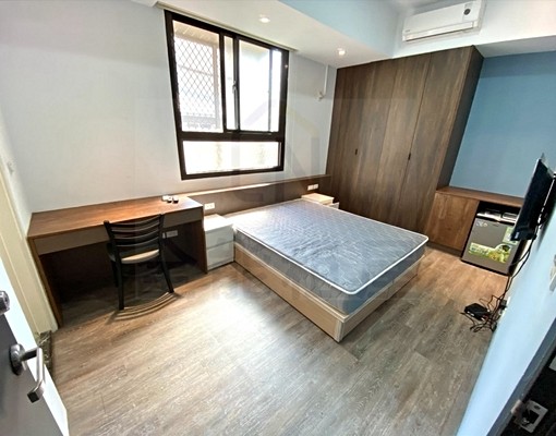 近興大秀泰火車站lalaport質感系櫃 - Image 2