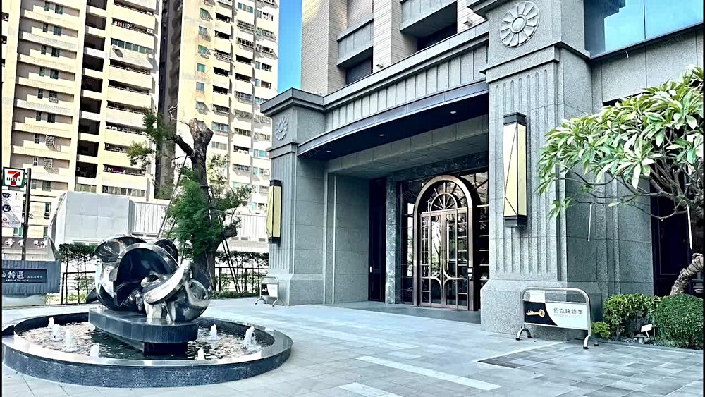 💥乘加兆信貴💥安平大坪數優質3+1房、難得釋出 - Image 1