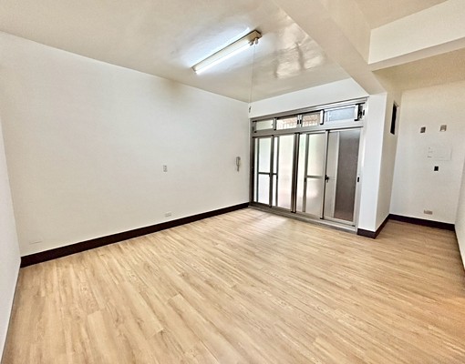 免服務費可租補☆泰山明志科大旁全新鋁門油漆三房 - Image 1