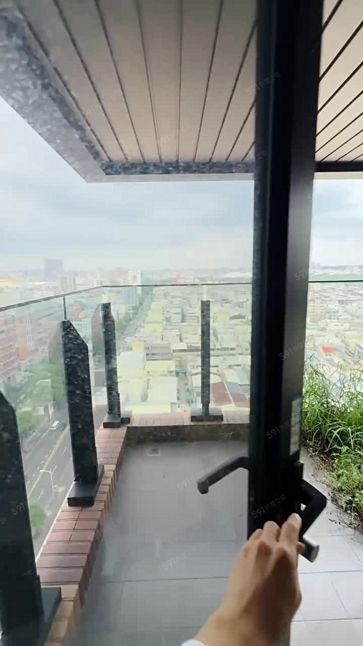 三多二路近三多交流道/三房租金含管理費 - Image 1