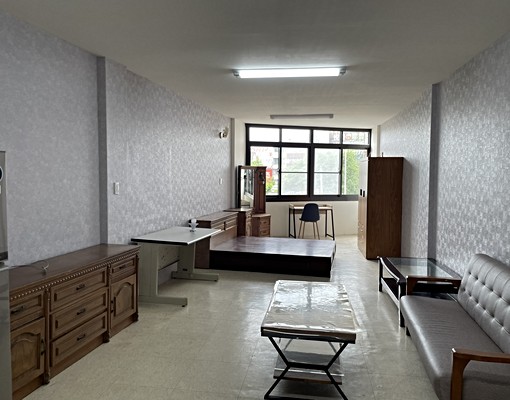 超大三樓套房使用坪數14坪,附節能家電,傢俱全配 - 591租屋網 - Image 3