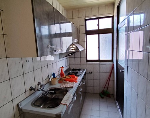 近中正路電梯大樓,四房兩廳空間大,天然瓦斯,更換全新變頻冷氣 - Image 12