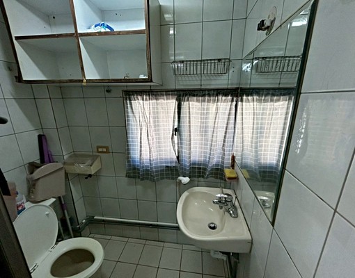 市中心大套房0953517777洽尤S - Image 3