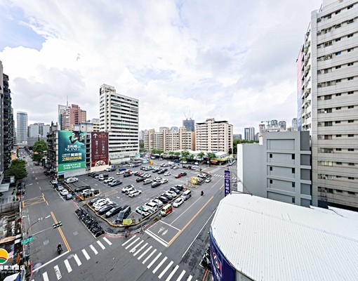 租⭐近農16｜巨蛋捷運│邊間大三房+平移車位 - Image 13