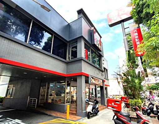 明誠自由精華商圈✅9米大面寬燙金店面✅ - Image 3