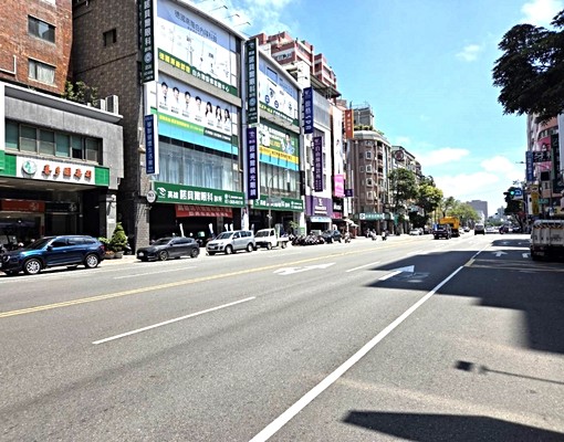 明誠自由精華商圈✅9米大面寬燙金店面✅ - Image 5