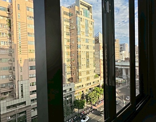 <可貓可開伙>捷運忠孝新生松江南京站。電梯陽台美屋(仲介免) - Image 3