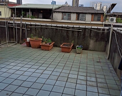 公寓5樓完全獨立，套房前有開放空間庭院 - Image 1
