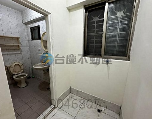 超值!建興商圈整棟5房透天(可租補) - Image 6