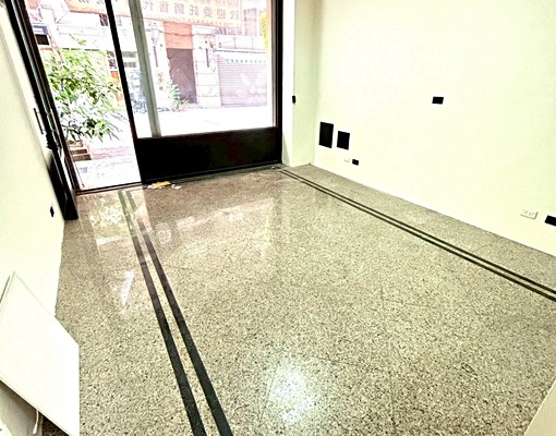 樓店合一，地段佳 - Image 1