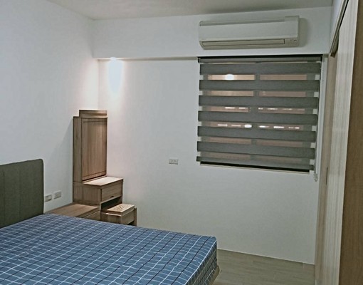 士林捷運美妝車庫一樓0936256079鄭S - Image 3