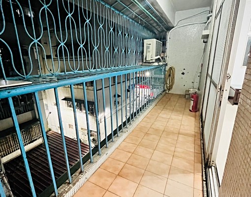 三民公園大三房美寓、可租補、台水電天然瓦斯 - Image 1