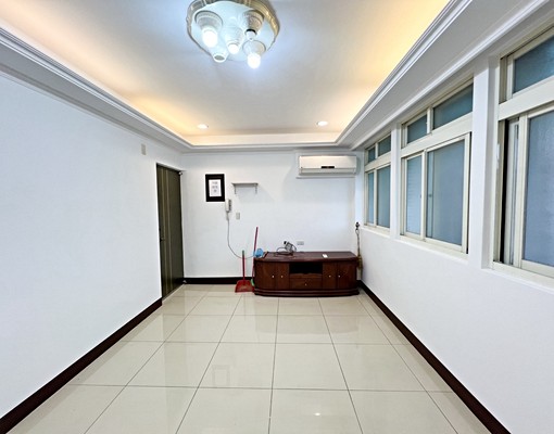 可租補近日月光商場活巷好租車位 - Image 2