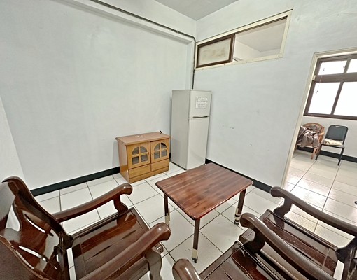 亮亮租屋~屋主殺很大!!!兩房/可補助/近市區~ - Image 1